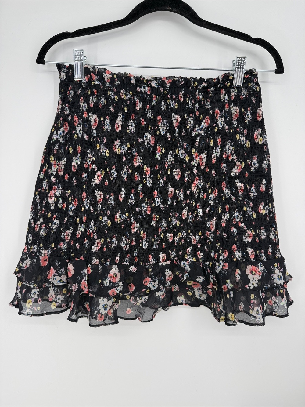 Intermix Black Floral Smocked Ruffle Hem Mini Skirt 100% Silk size 6